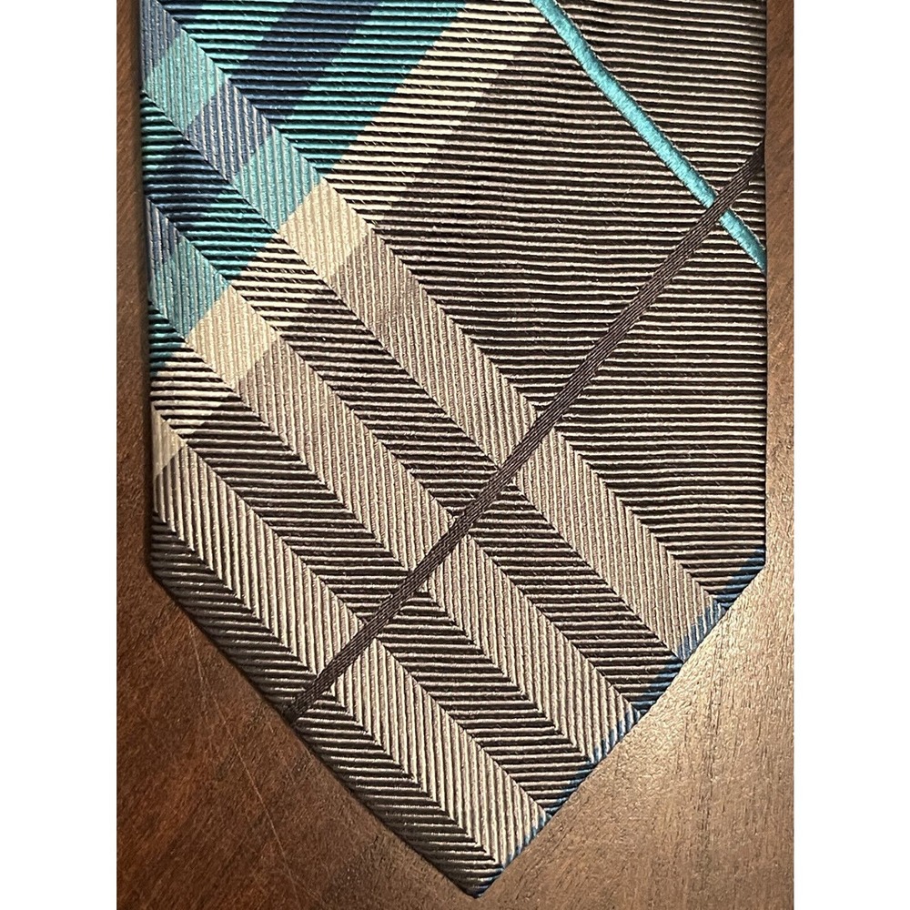 Geoffrey Beene Hand Made 100% Silk Men’s Neck Tie Made In China